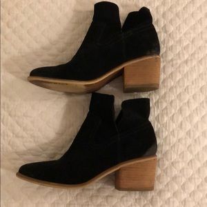 BP. Water resistant boots